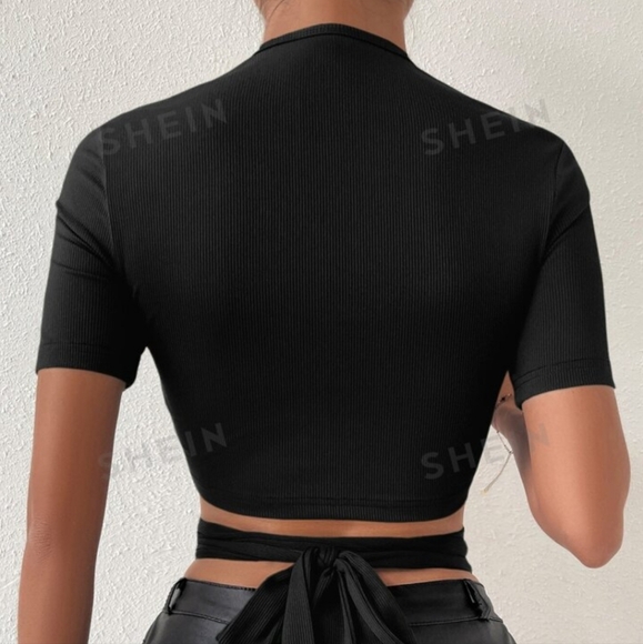 SHEIN Essnce Ruched O-Ring Cut Out Crop Top - Picture 2 of 5